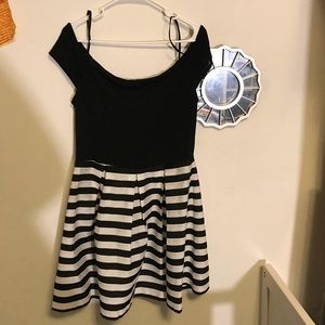 Off the shoulder 50’s fashion Dress